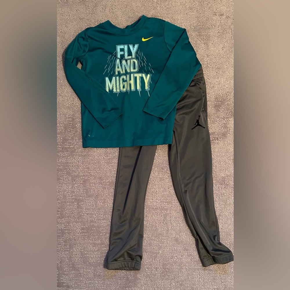 Nike Boys' joggers and shirt